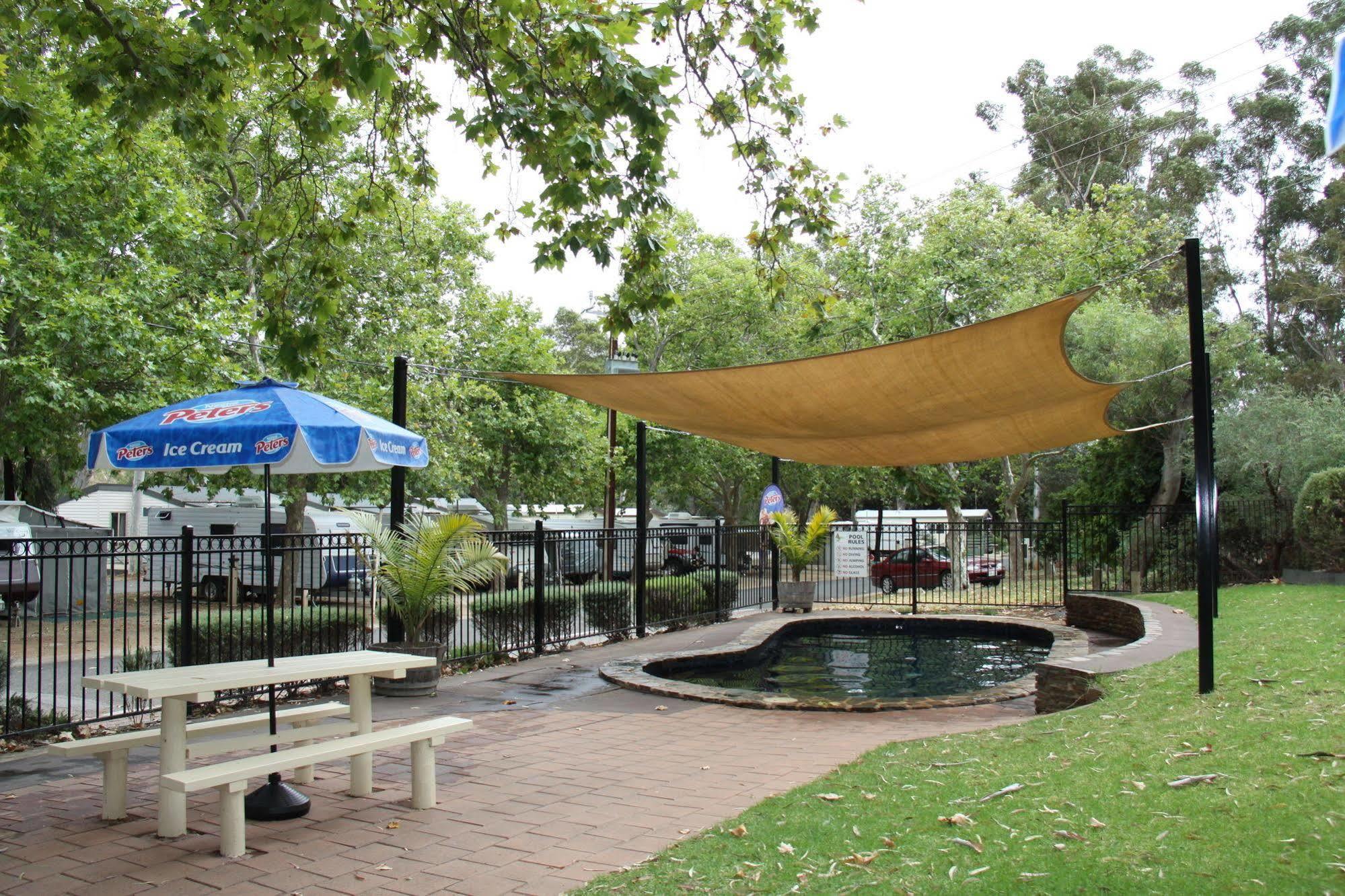 Adelaide Brownhill Creek Tourist Park Hotell Exteriör bild